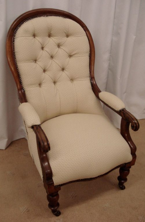 Victorian Walnut Button-Back Armchair - Antiques Atlas